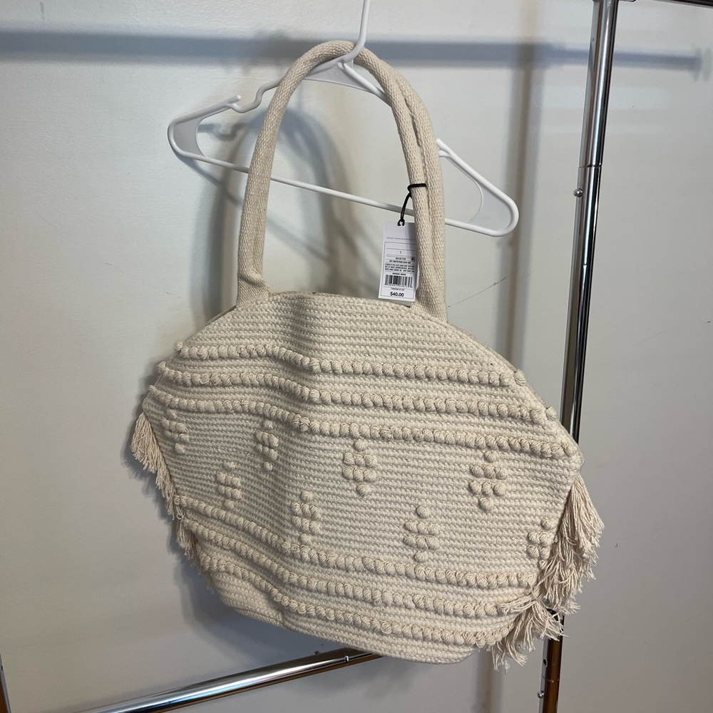 Beautiful large beach bag, perfect for vacations and the beach, new with tags